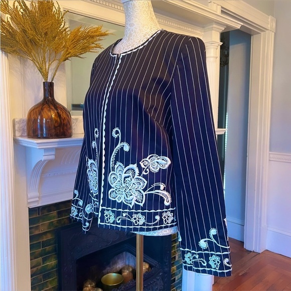 OSCAR DE LA RENTA Navy/Black & White Pinstriped Embroidered Floral Jacket Size 6 - Picture 7 of 15